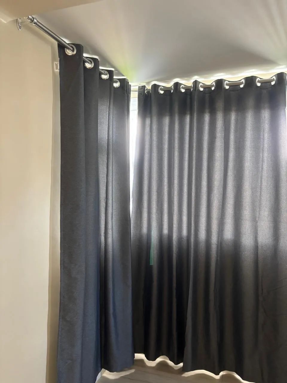 Duas Cortinas corta luz black out 4,20 x 2,30 - Foto 5