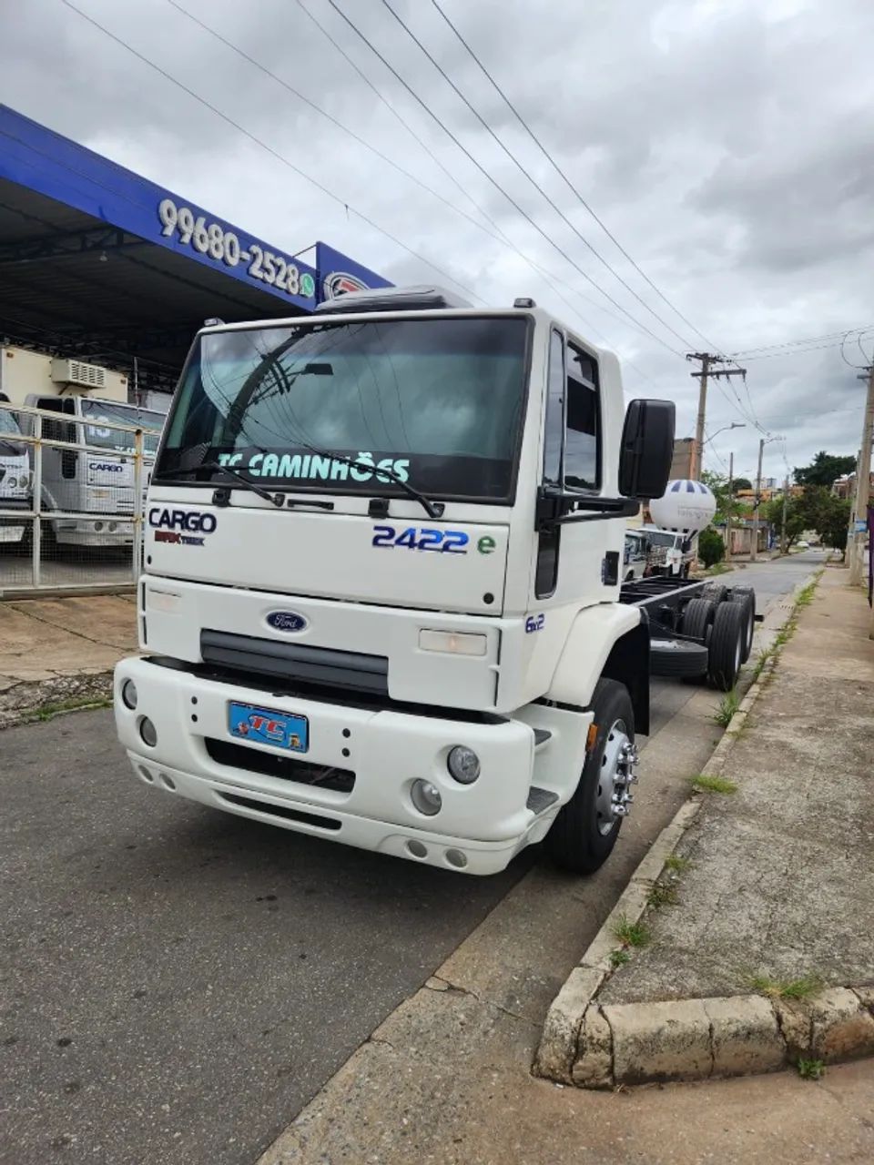 FORD CARGO 2422 E 6x2 |  2009/2010