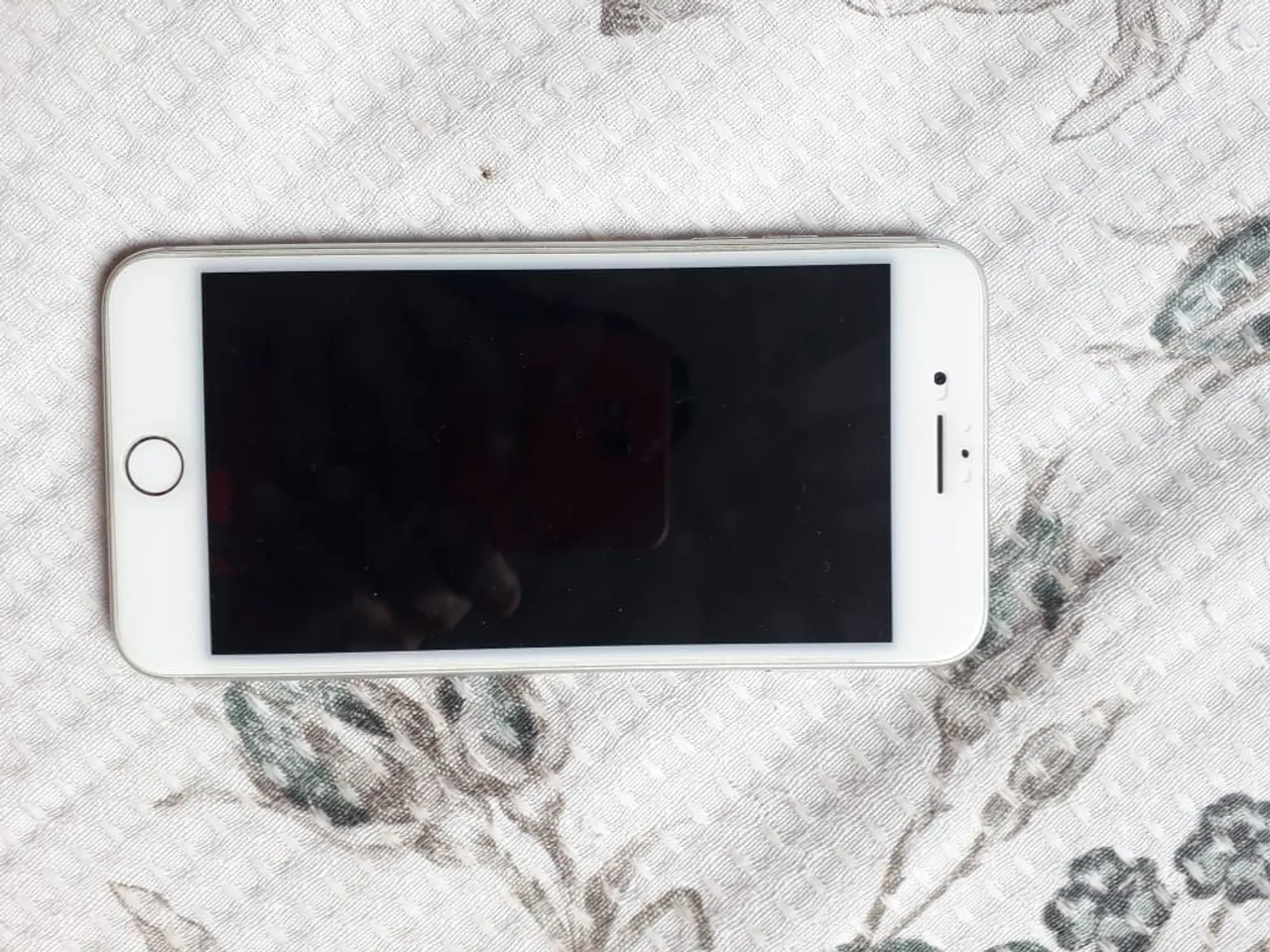 IPHONE 8 PLUS