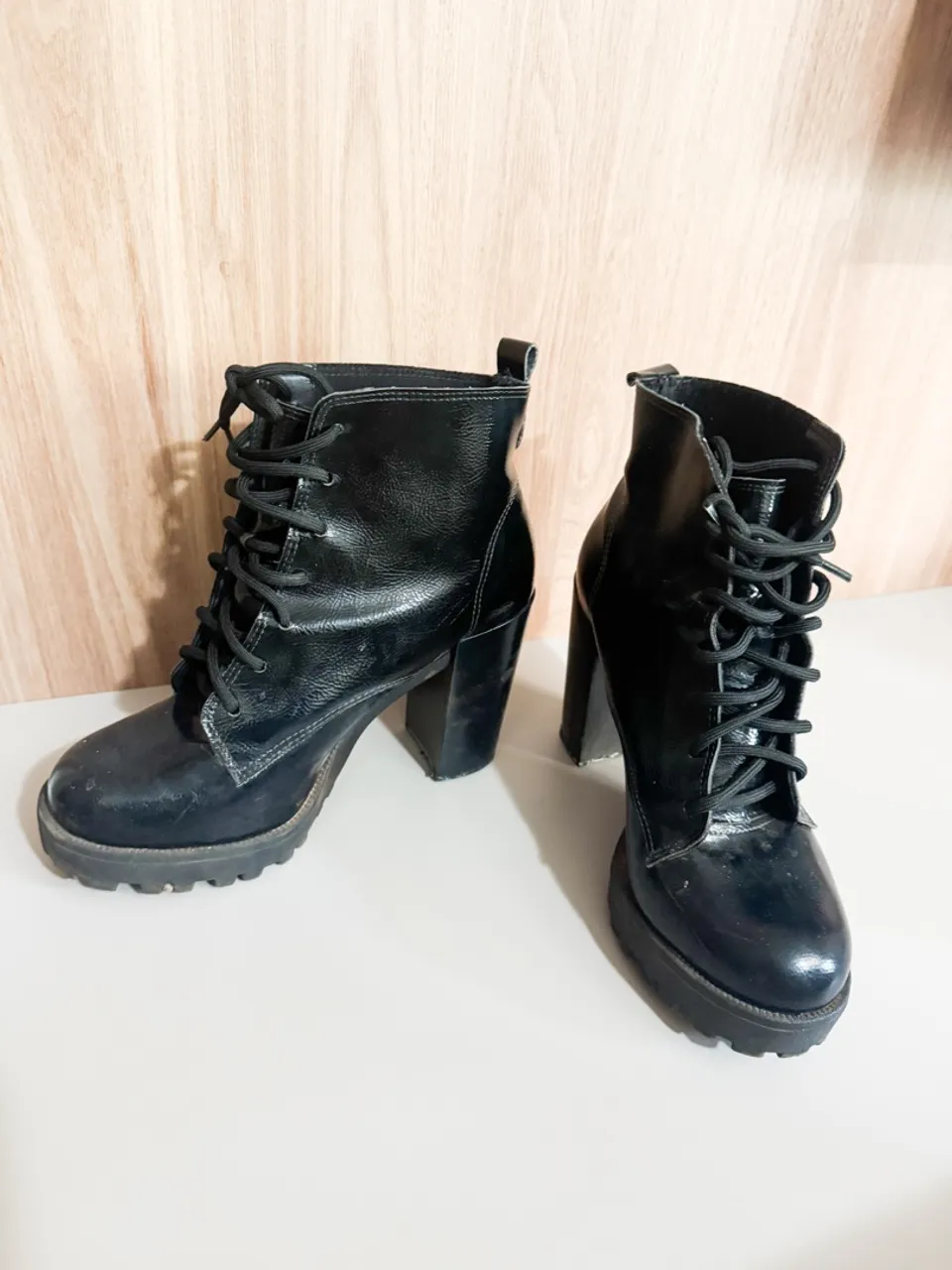 Botas Femininas Tratoradas Salto Grosso - Preto