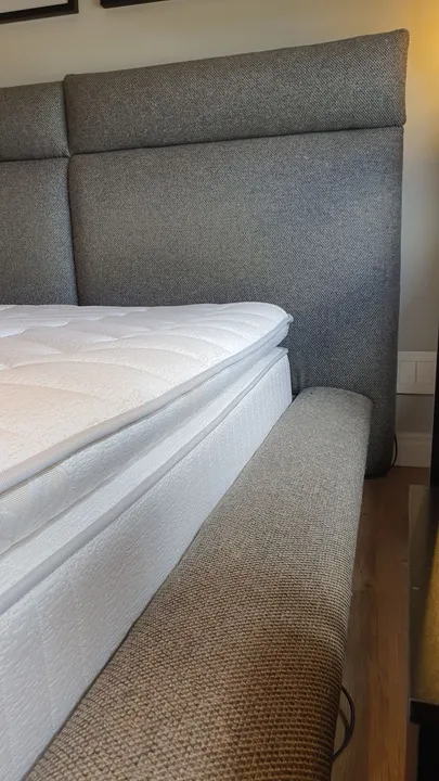 Cama Tatame Flutuante Casal com Cabeceira Acolchoada - Modelo Nice Móveis Uultis