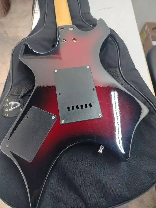 Vendo guitarra Warlock  - Foto 4