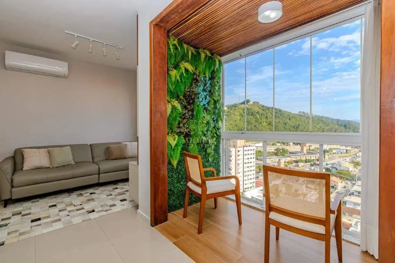 Belissimo Apartamento Semimobiliado - Centro - Itajaí - 03 Dormitorios