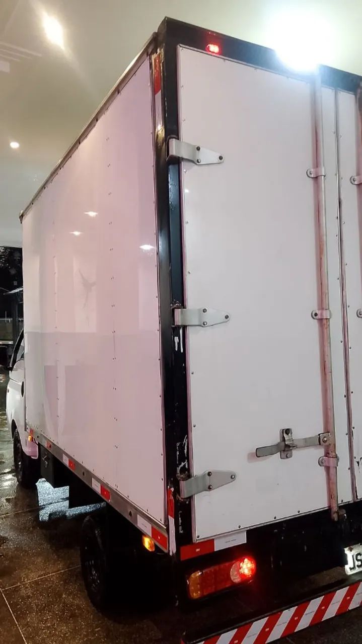 Caminhão bongo conservado o mais zero de toda região 