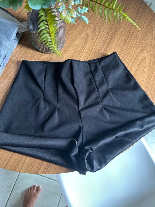 Short preto feminino