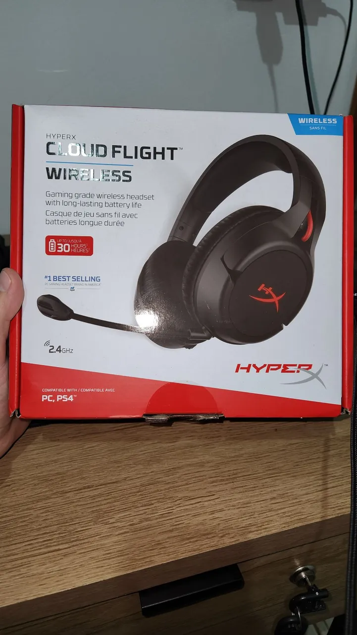 Headset Gamer HyperX Cloud Flight Wireless - PC/PS4