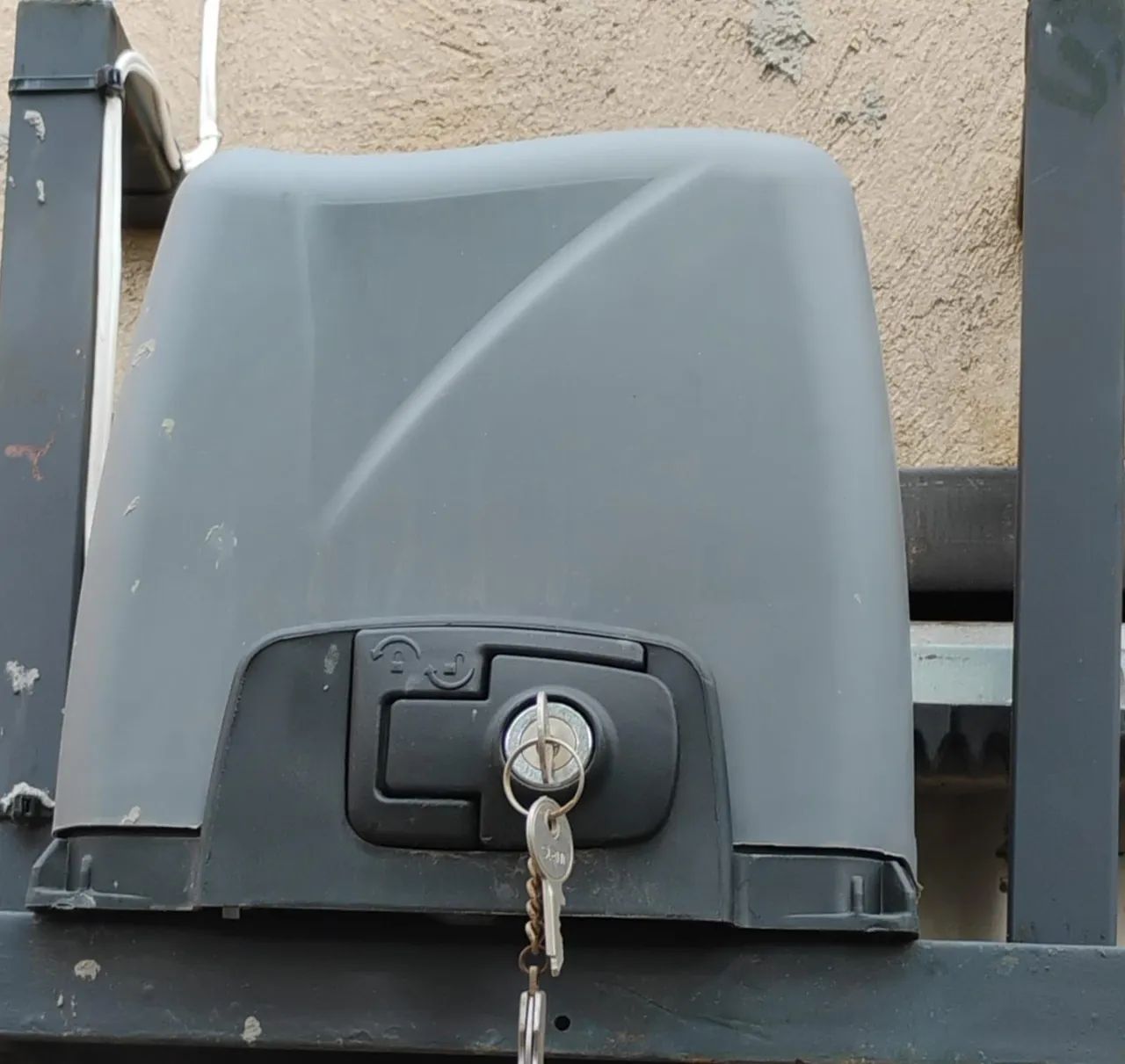 Motor de Portão Automático - Segurança e praticidade para sua casa!