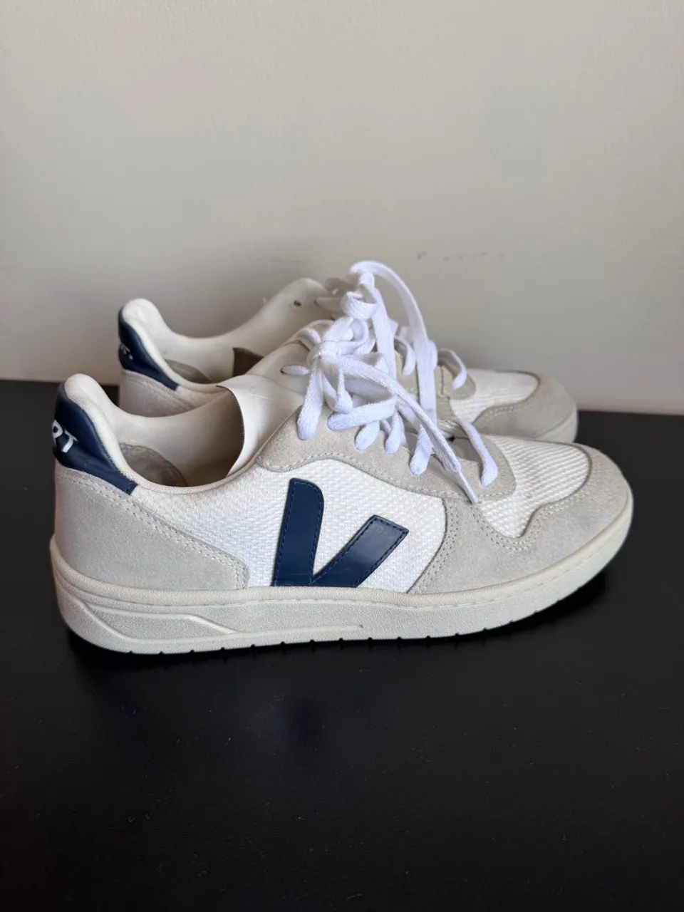 Tênis Veja V-12 Branco com Detalhes Azul