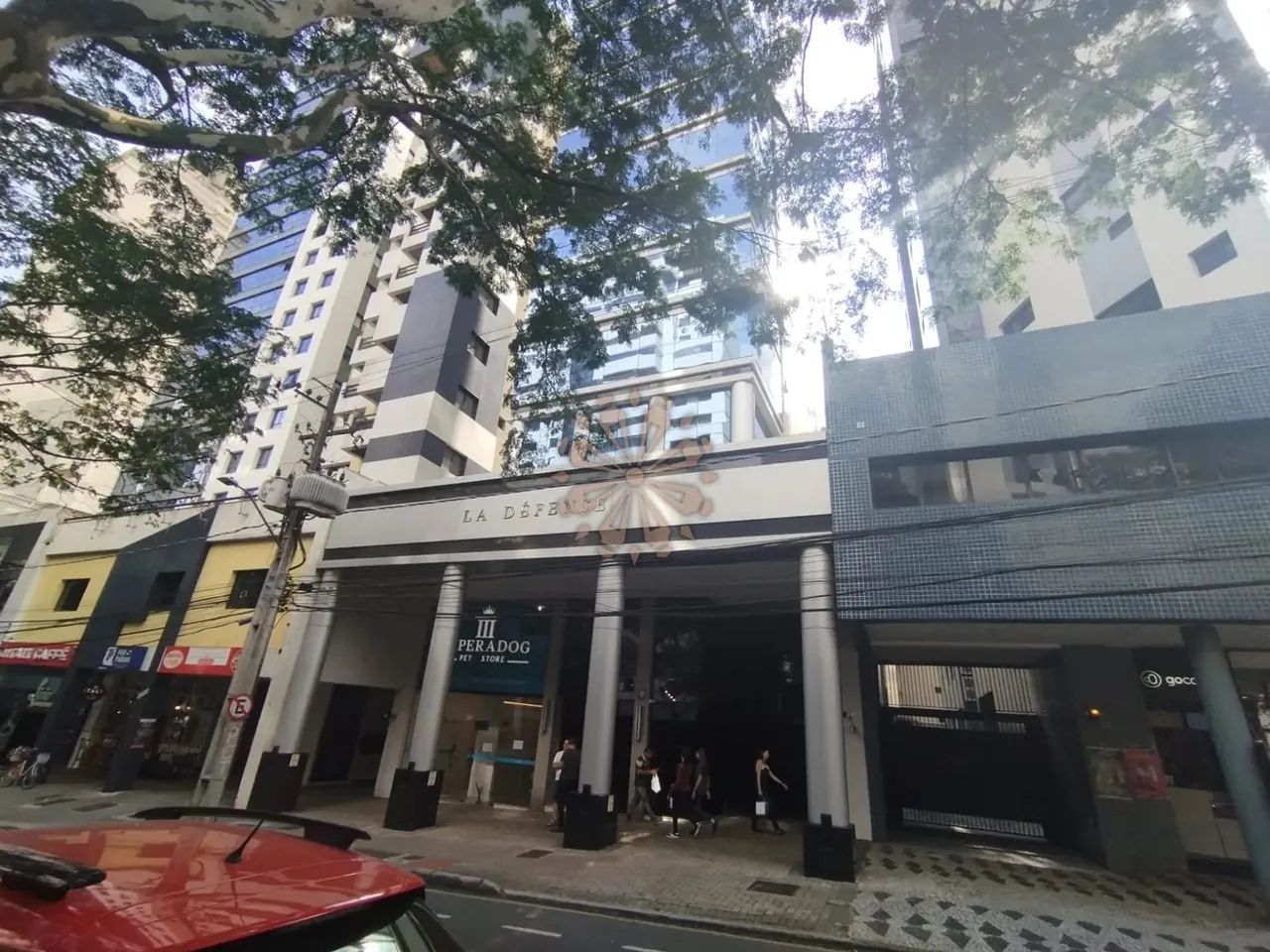 Sala comercial semi mobiliada no Champagnat