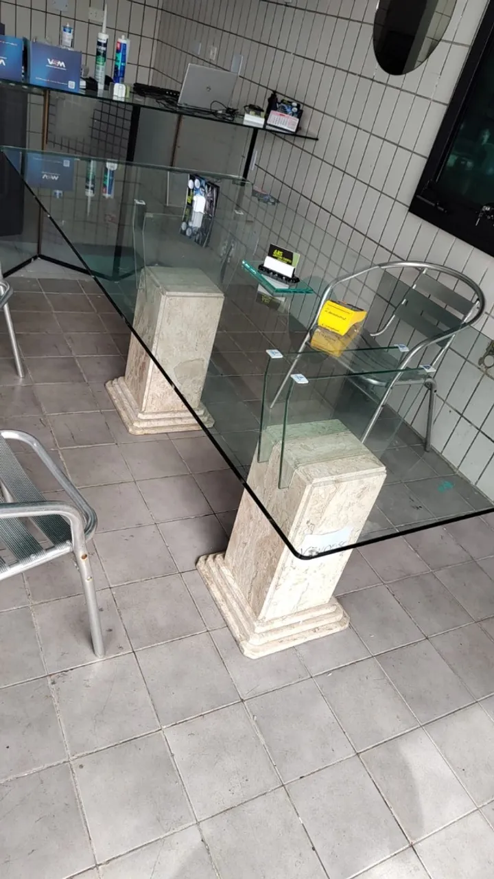 Mesa granito e vidro flutuante 1.80