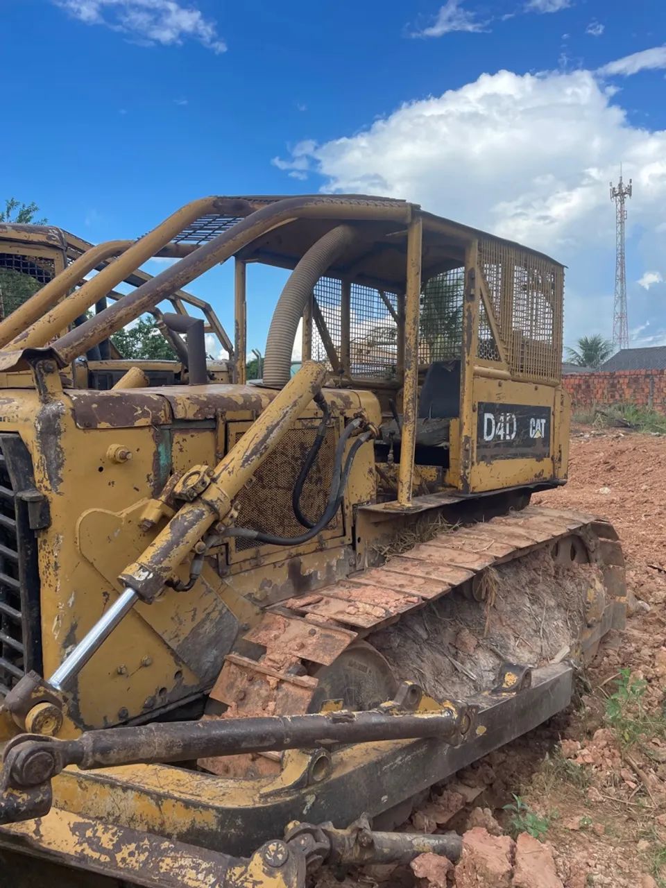 Trator de Esteira Caterpillar D4D - Foto 2