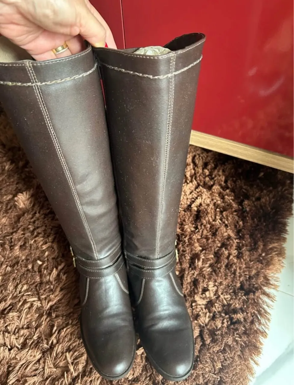 Bota de Couro Marrom - Elegância e Conforto!