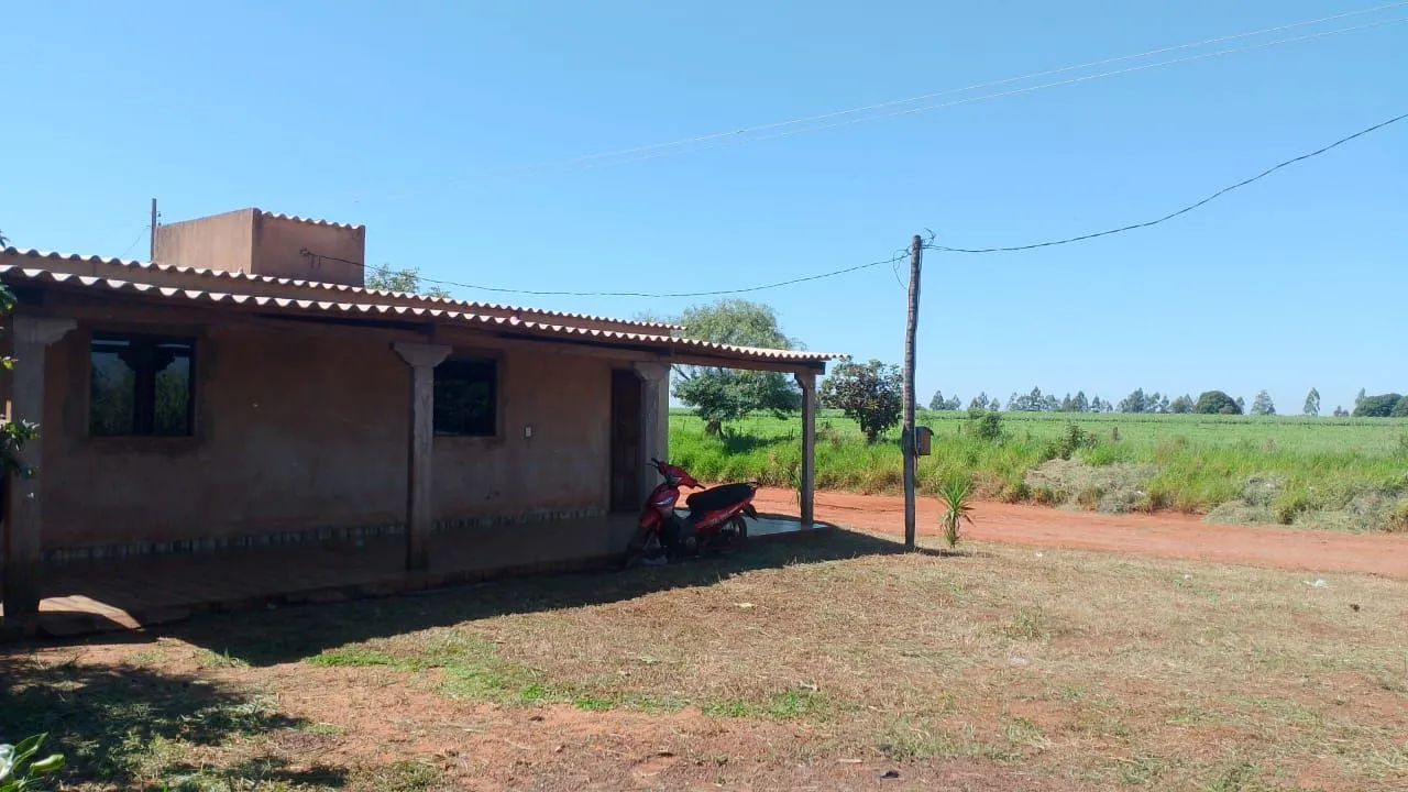 Casa de 80m² com terreno de 391m²