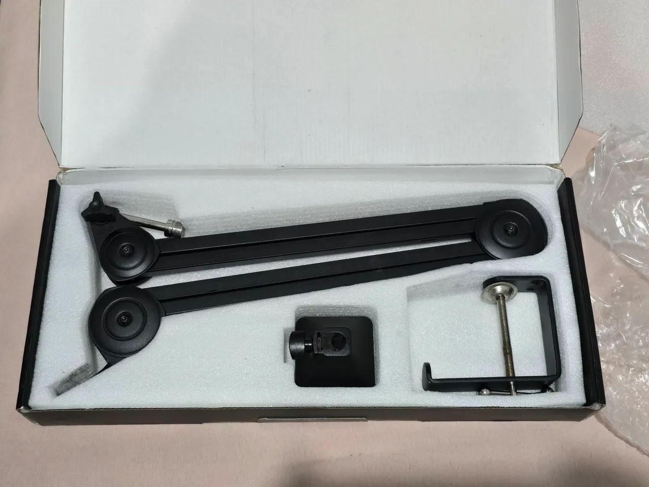Suporte para Microfone Armer MIC-ARM Braço Articulado preto de 39.7cm - Foto 4