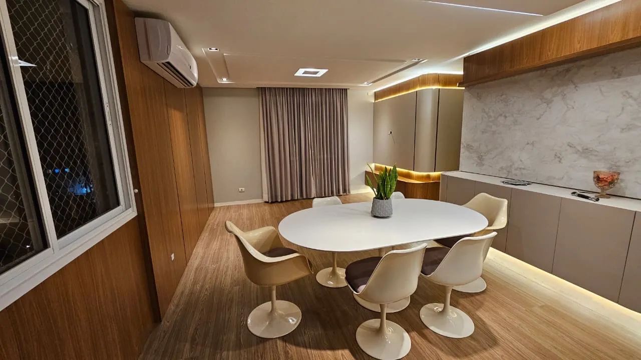 Mesa de Jantar Saarinen Oval 180x100cm Laqueada - Branco Branco