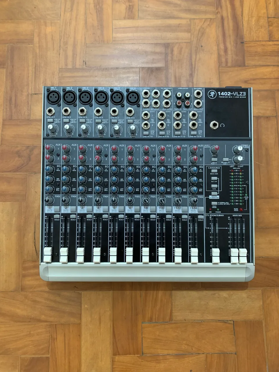 Mesa Mackie ProFx12 v2 - Instrumentos musicais - Vila Curuçá