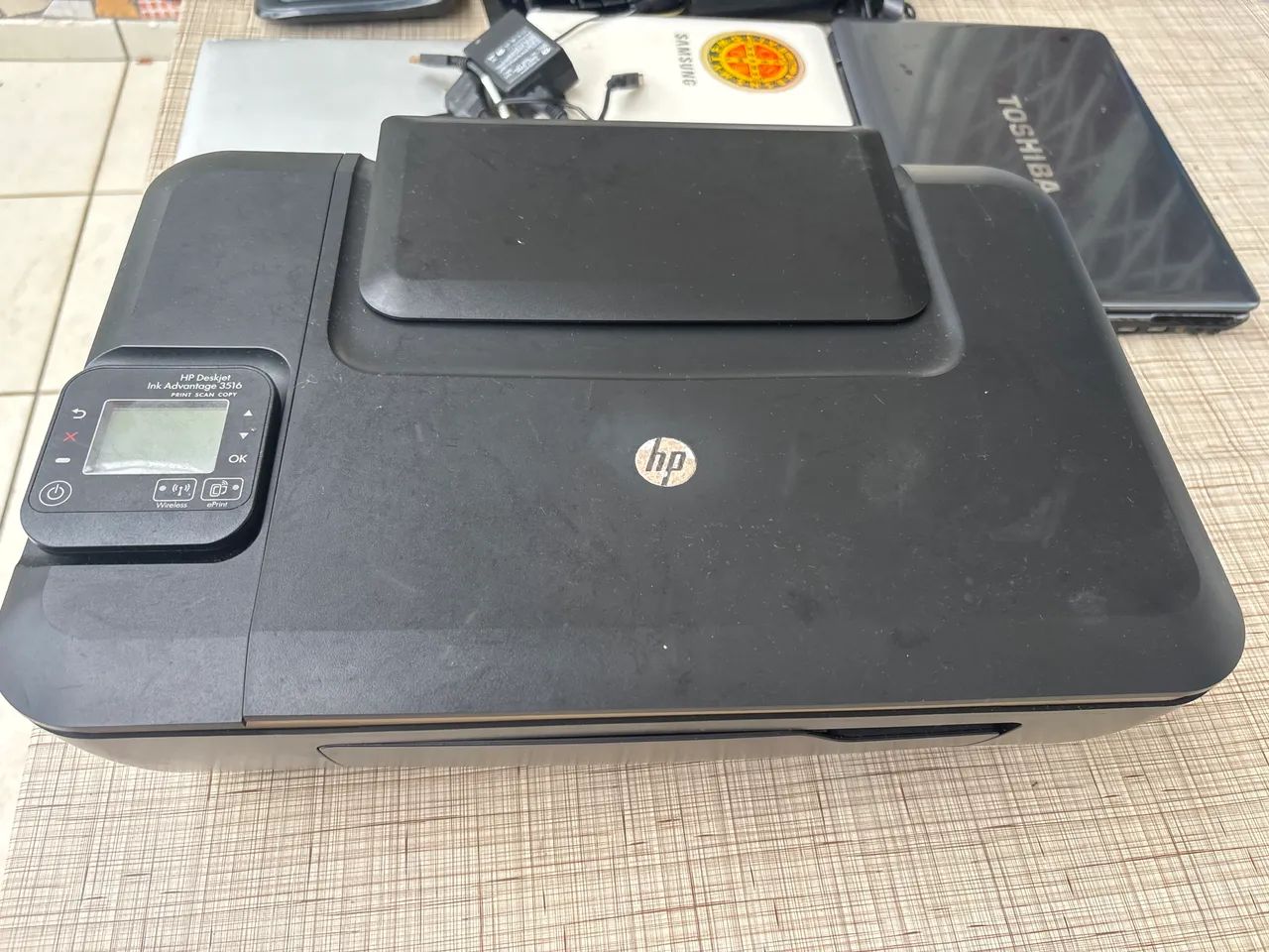 Impressora HO + 3 notebooks + 3 teclados  + caixinha de som - Foto 4