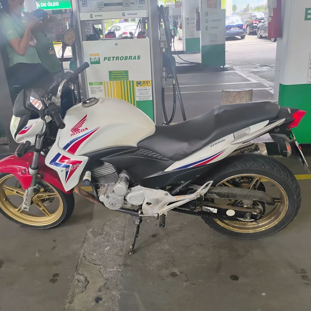 Cb 300