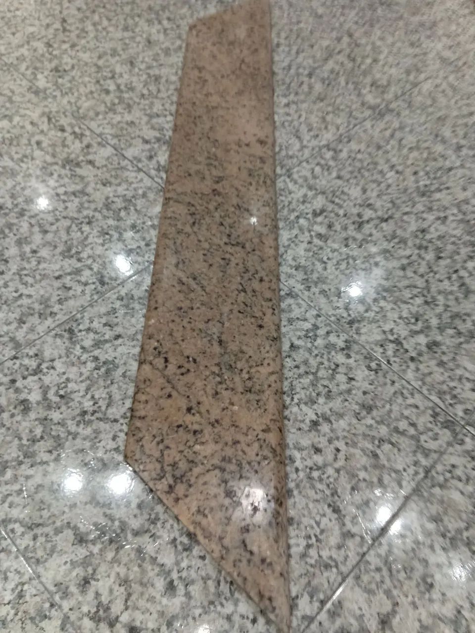 Bancada de granito Balcão muito bonita tamanho 170x25 só quero 150 reais - Foto 5