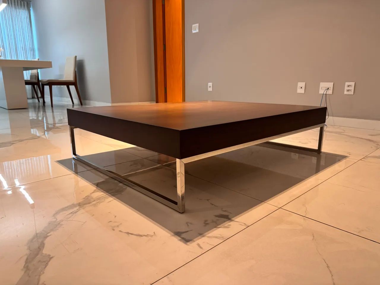 Mesa de Centro de madeira 1,20m x 1m