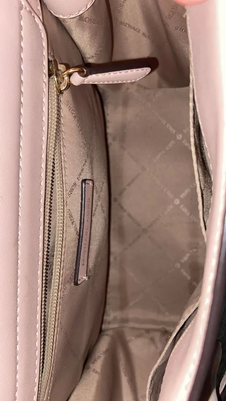 Bolsa Michael Kors Carmen Medium Flap Satchel - Foto 4