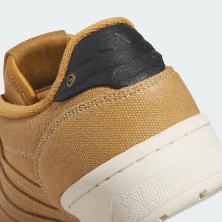 Tênis Adidas Rivalry low bege - Foto 4