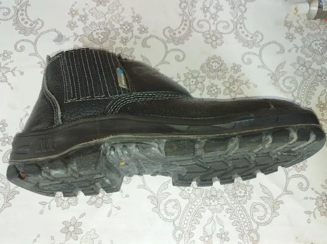 Bota de segurança tam 42 - Foto 3