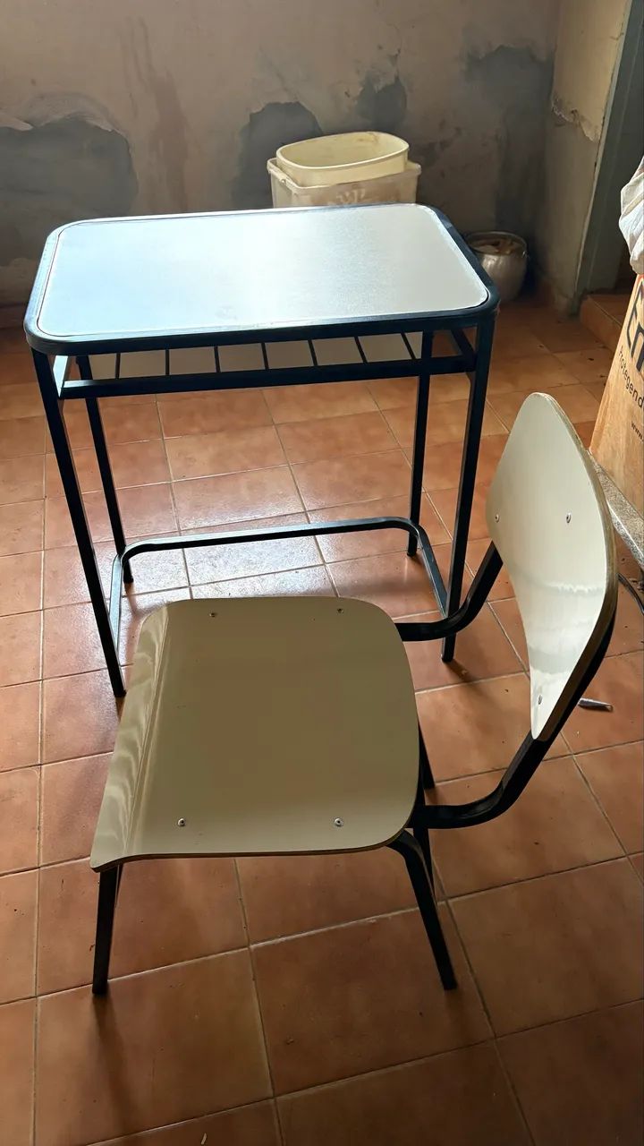 Mesa e cadeira de estudo - Foto 2