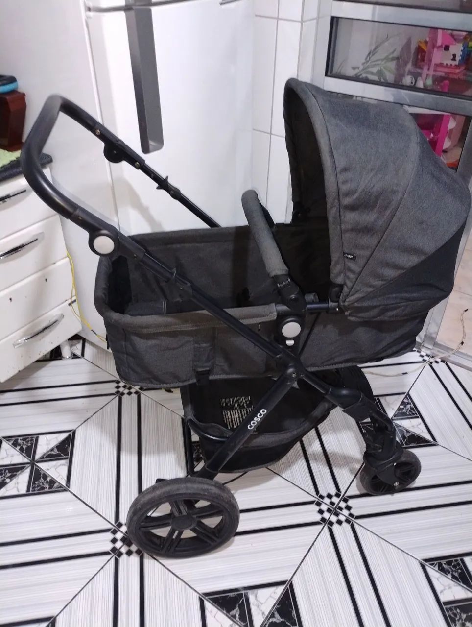 Carrinho de bebê Moisés Cosco - Reclinável 