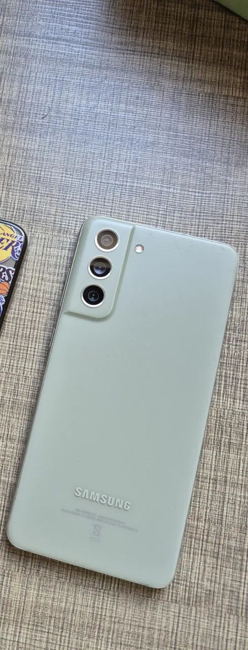Galaxy S21 FE com listras na tela - Foto 2