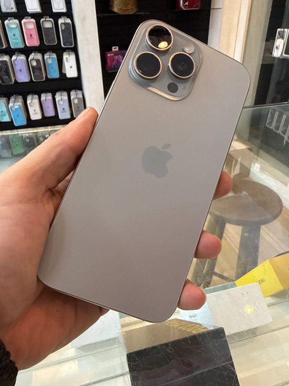 Iphone 16 Pro Max 256 semi Bateria 93% - com garantia 