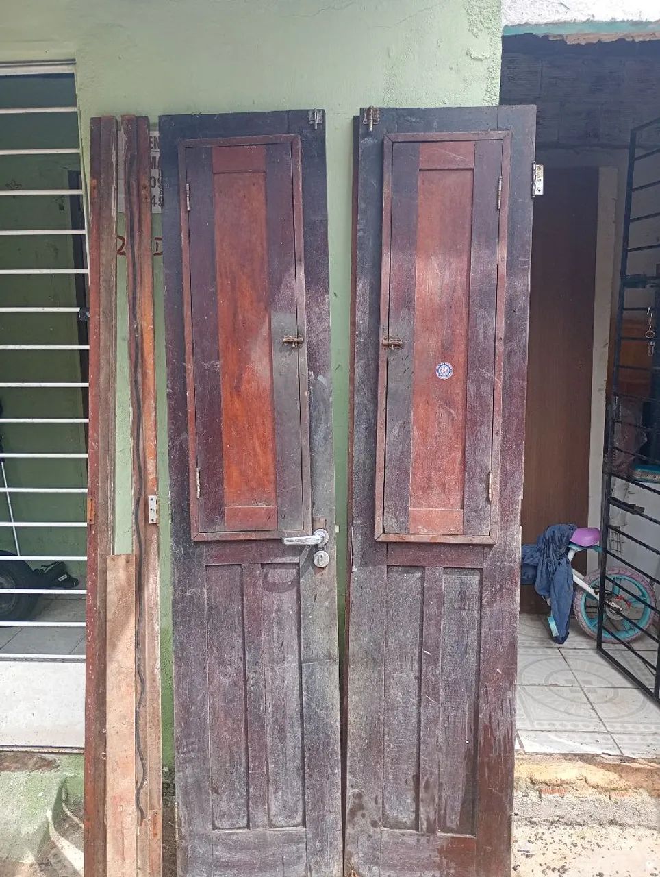 Vendo uma porta veneziana madeira Massaranduba 90por 2,10 Josafá *27