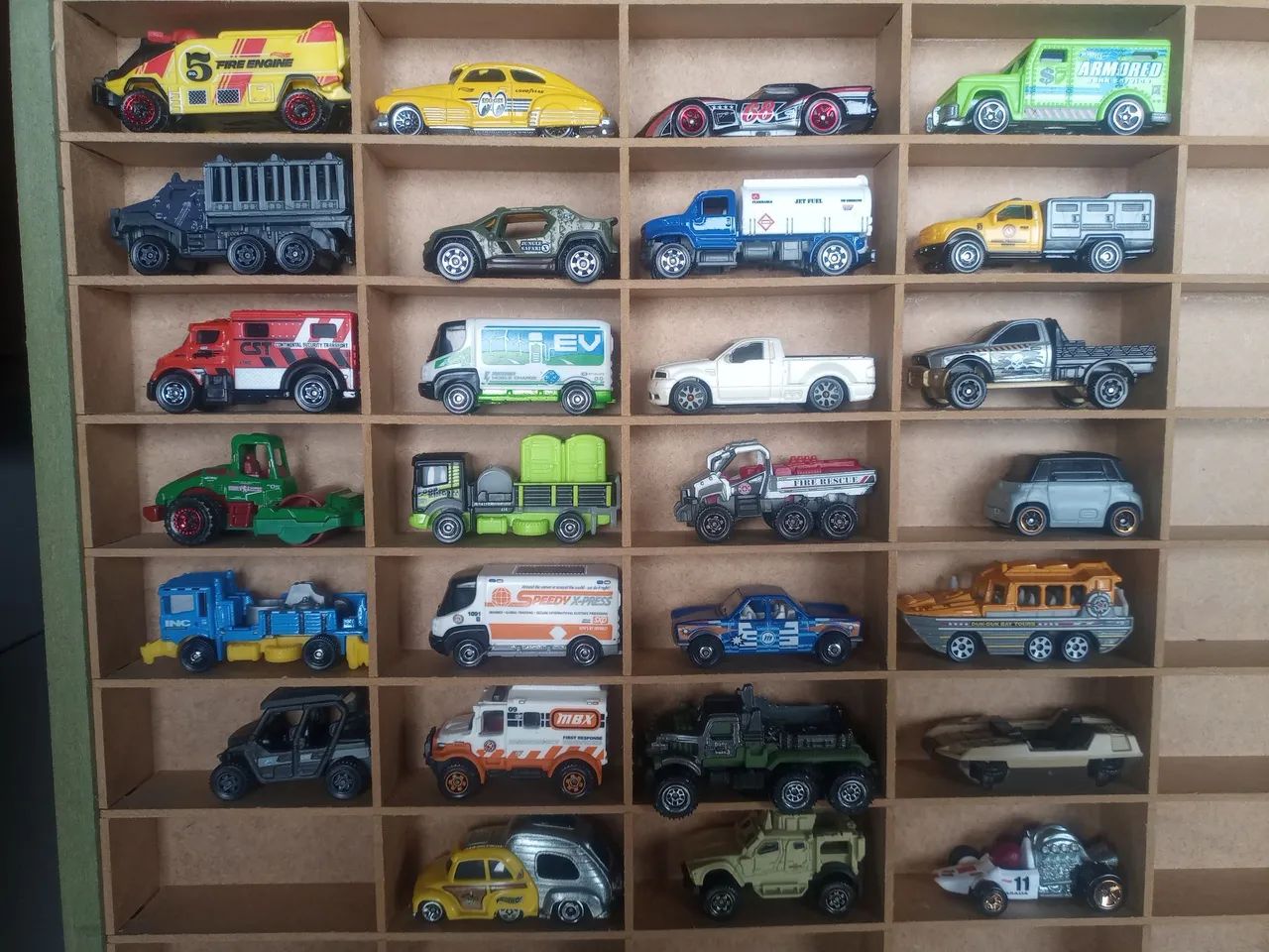 Miniaturas Matchbox hot Wheels pickup temático  - Foto 2