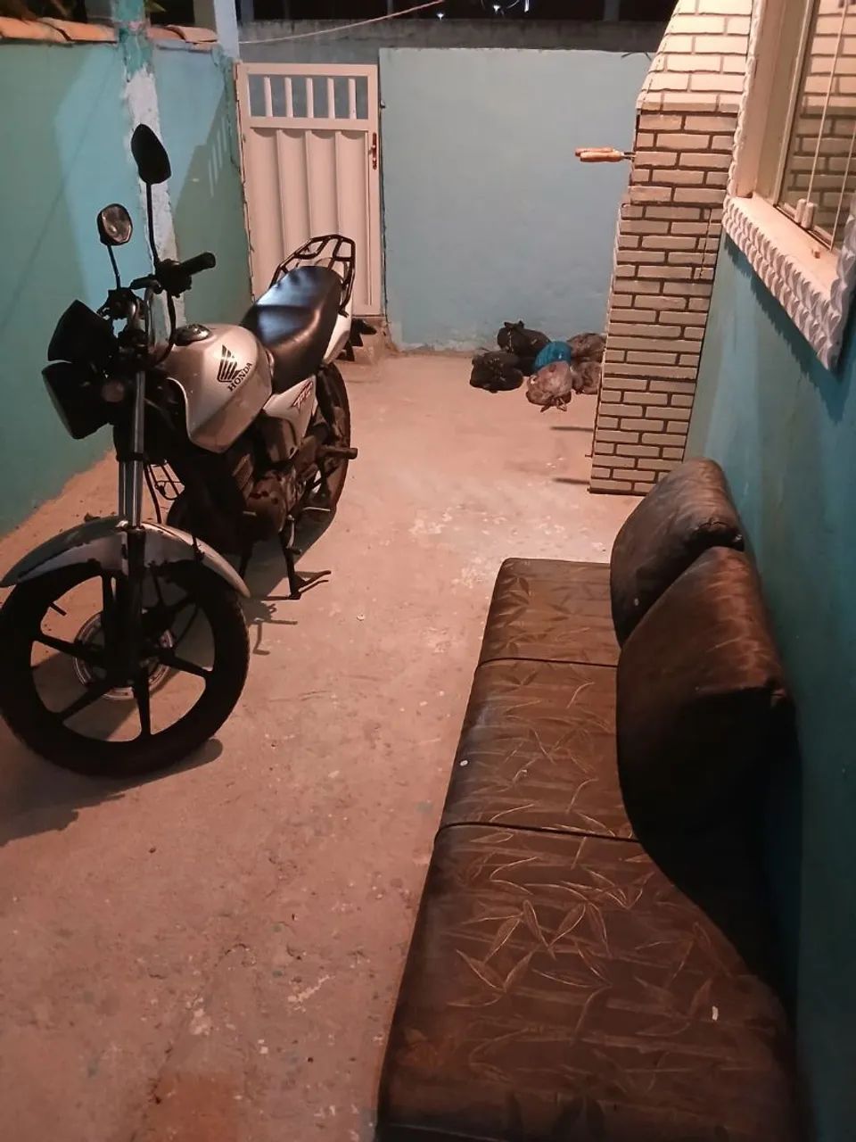 Titan 150 