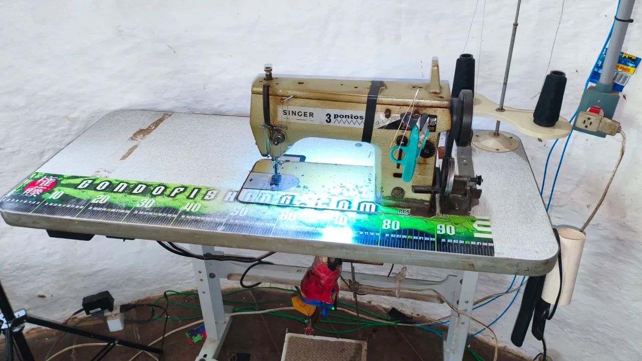 Máquina de costura Zig Zag Singer 