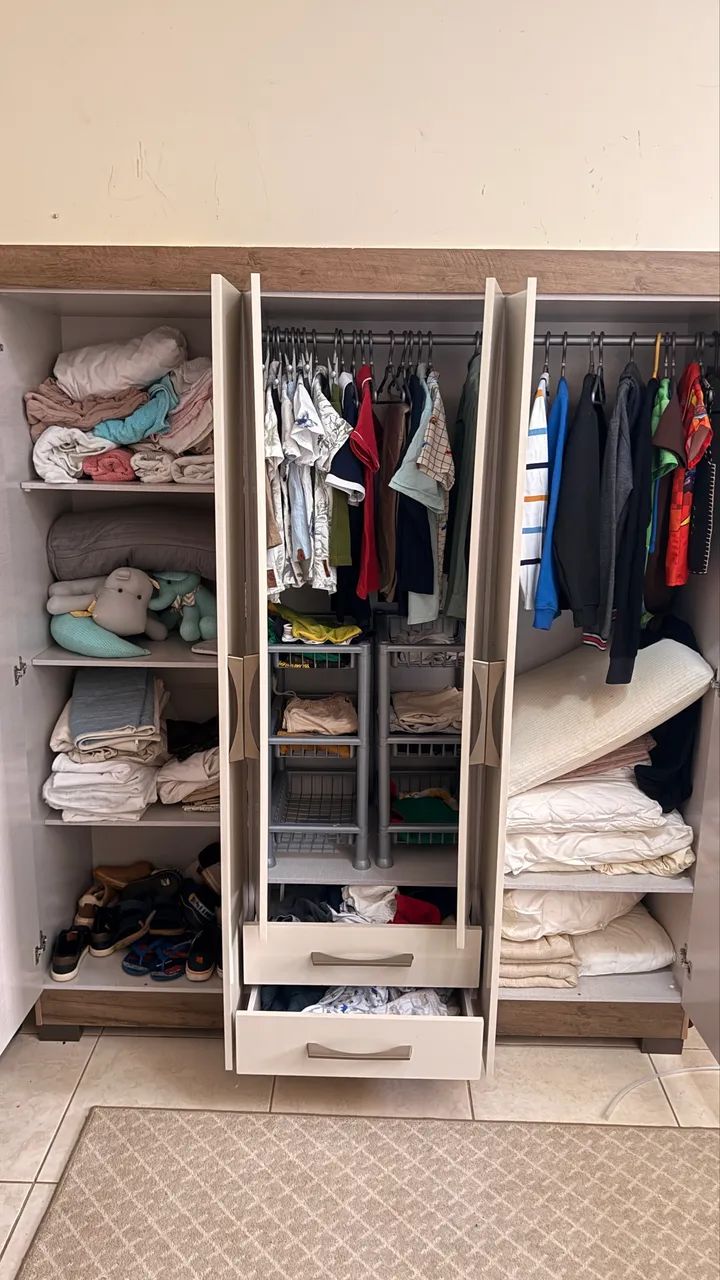 Guarda roupa 6 portas 2 gavetas - Foto 2
