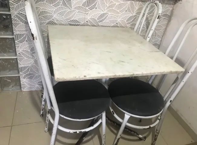 Mesa 4 cadeiras 