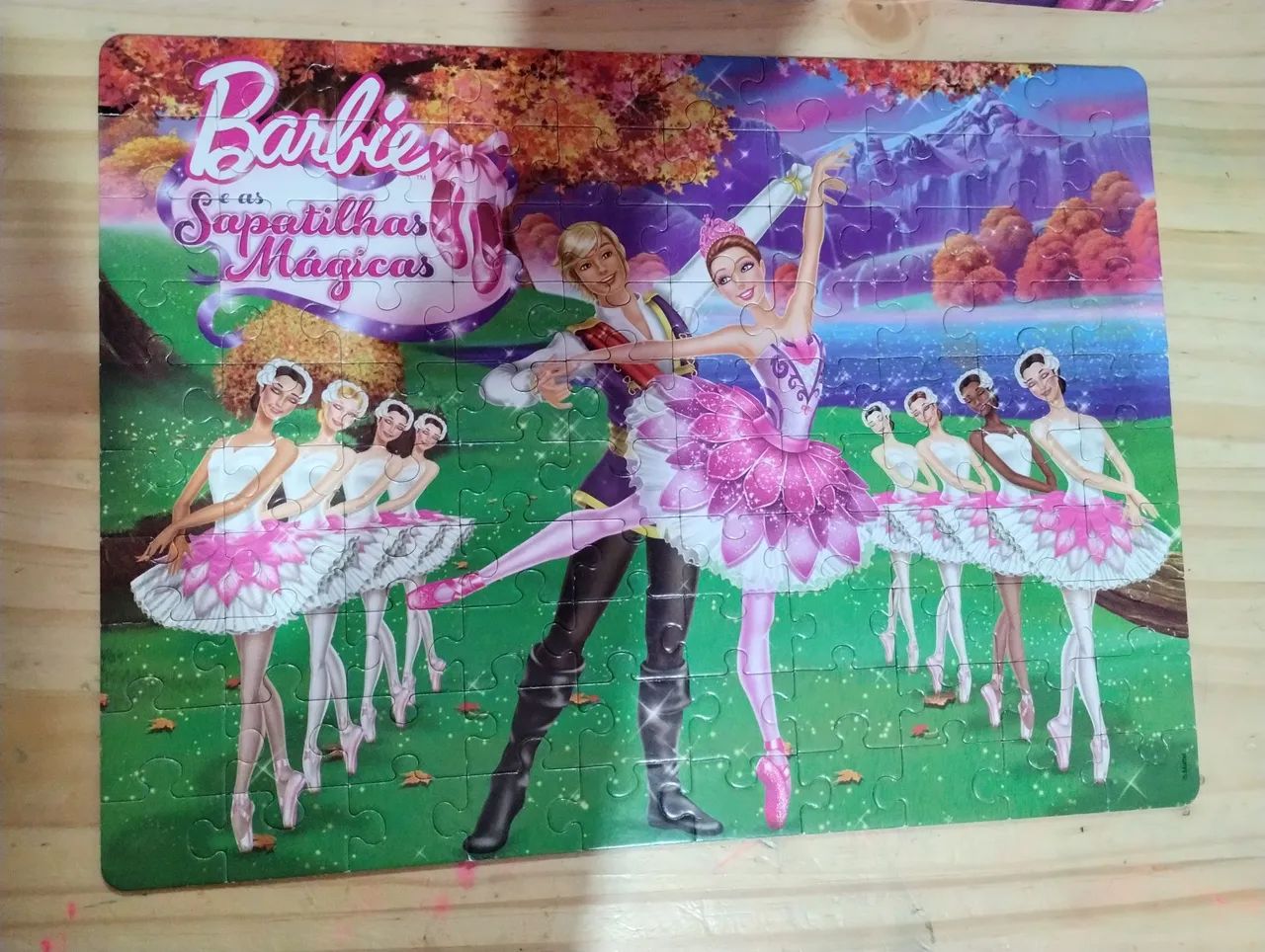 Quebra cabeça 100 peças, Barbie e as sapatilhas mágicas  - Foto 3