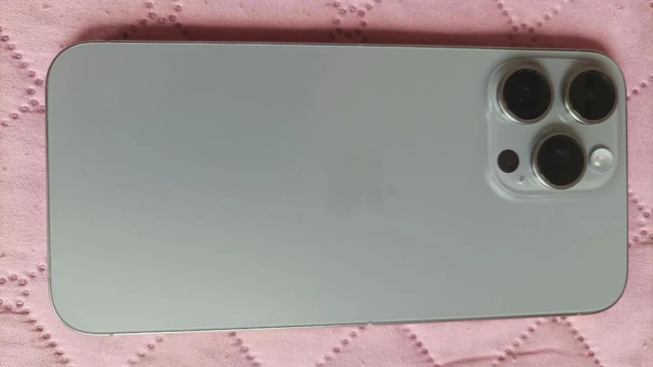 iPhone 15 pro max 256gb silver Em estado de Novo  - Foto 2