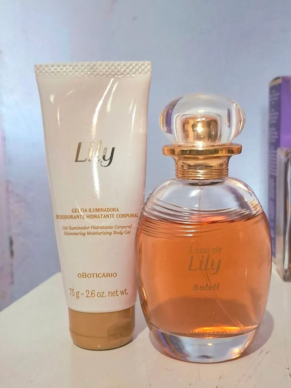 Vende- se perfume e geleia iluminadora