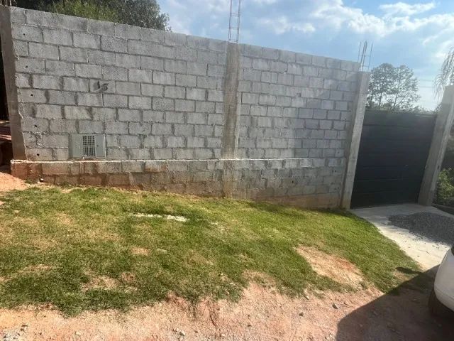 CASA EM FASE DE ACABAMENTO