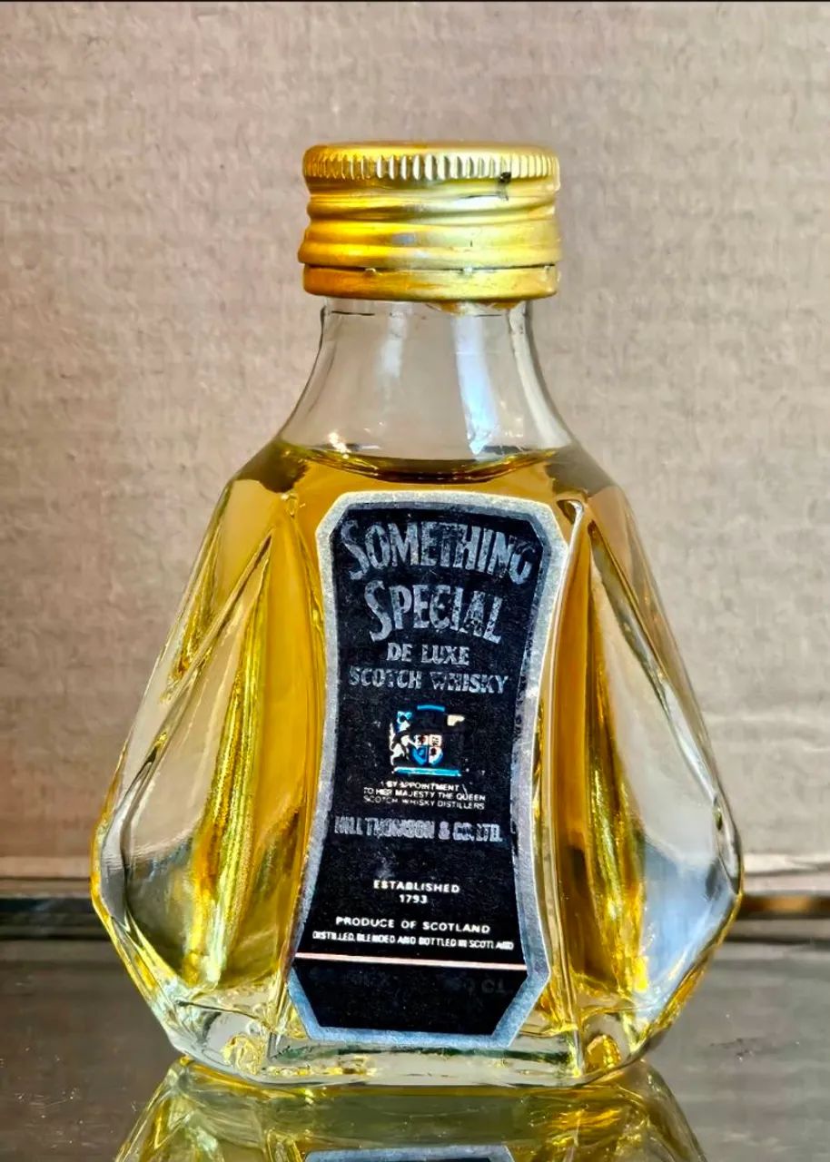 Miniatura Scotch Something Special 50 ml, desde 1987  para colecionar ou degustar 12 anos