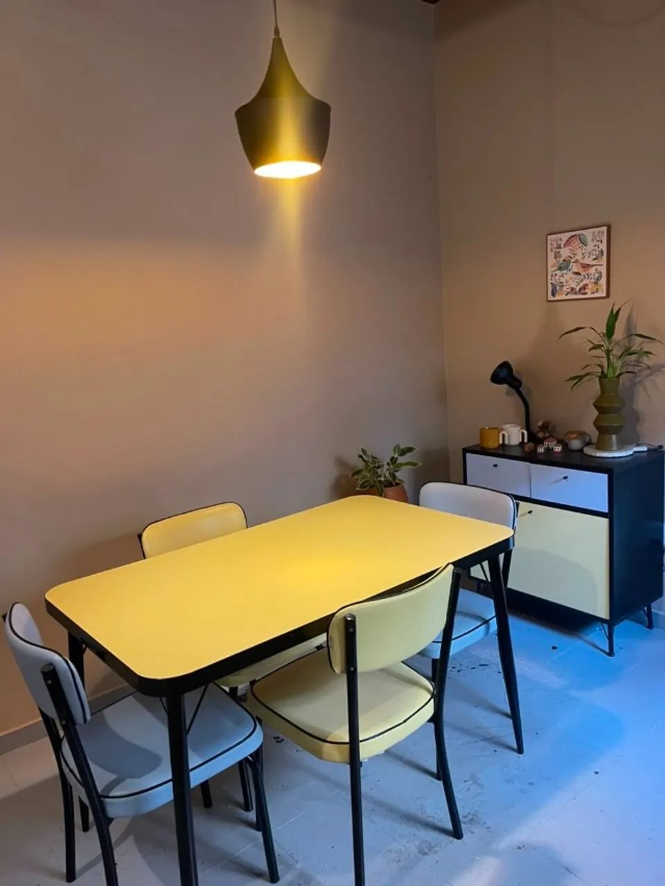 Conjunto mesa com cadeiras + buffet retrô  - Foto 4
