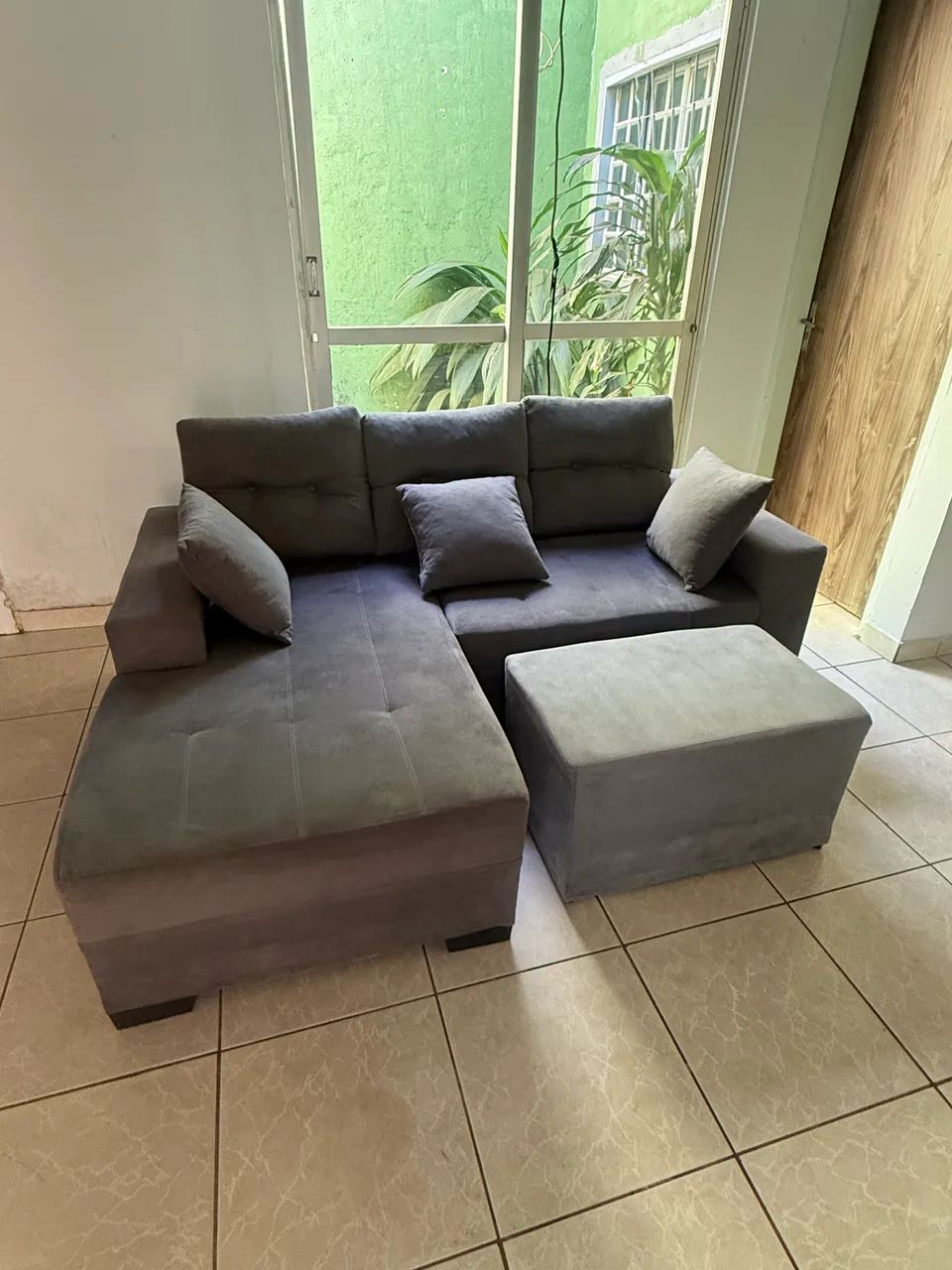 Sofá chaise, cinza escuro , entrego 