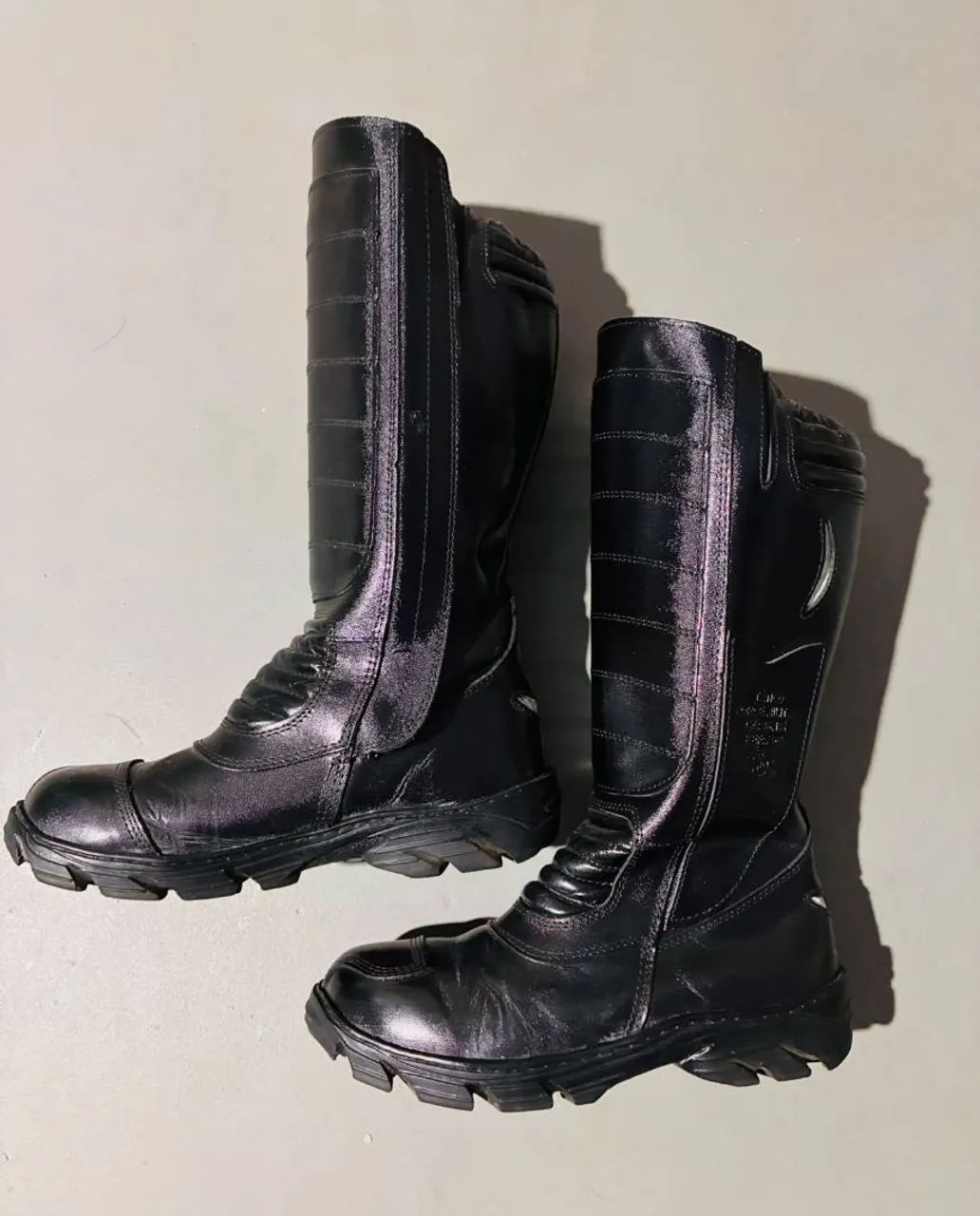 Bota de bombeiro cano longo preta - Foto 4