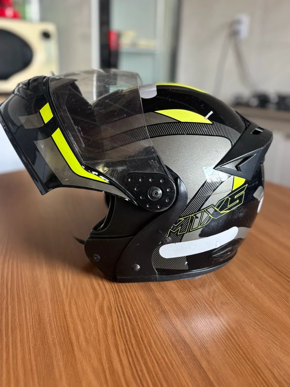 Vende-se este capacete