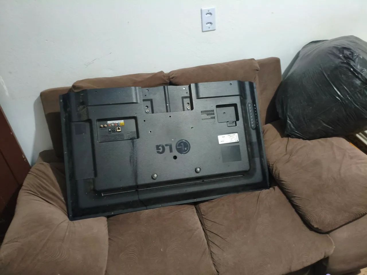 Vendo essa tv para tirar peças  - Foto 3