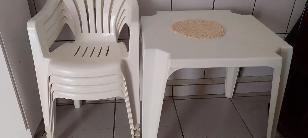 VENDO JOGO DE MESA COM ENTREGA 