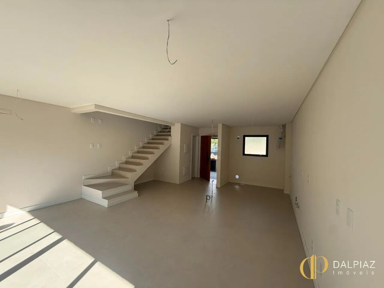Excelente Sobrado Triplex de Alto Padrão no Canto da Lagoa - Foto 3