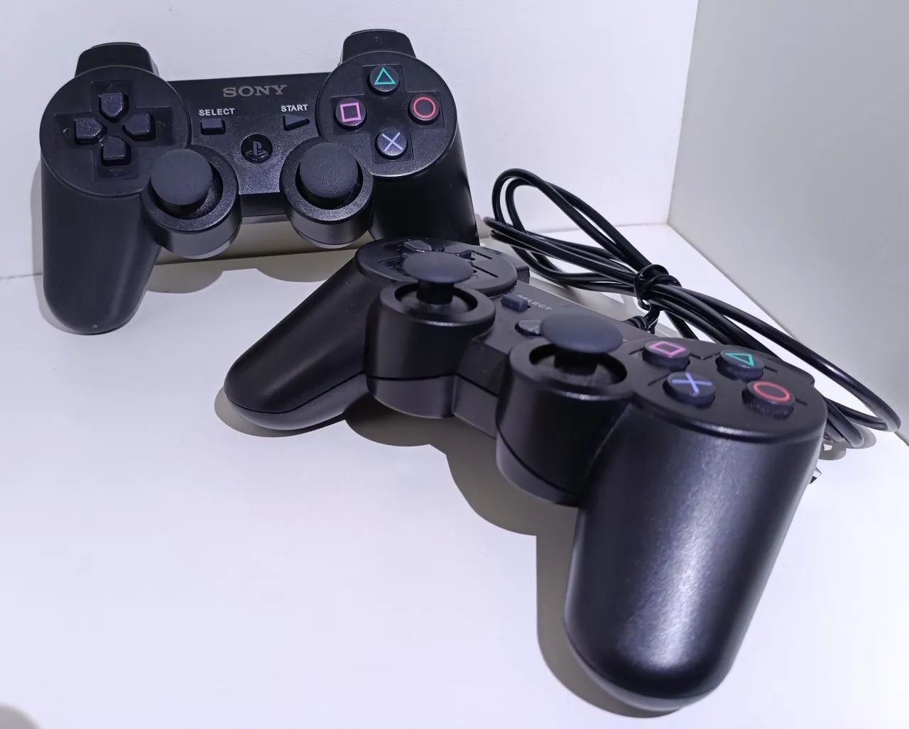 Par controle PS3 primeira linha com um cabo excelente estado pouco uso perfeitos - Foto 3